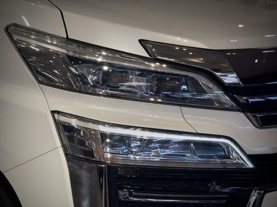 VELLFIRE 2.5 FACELIFT - Image 5